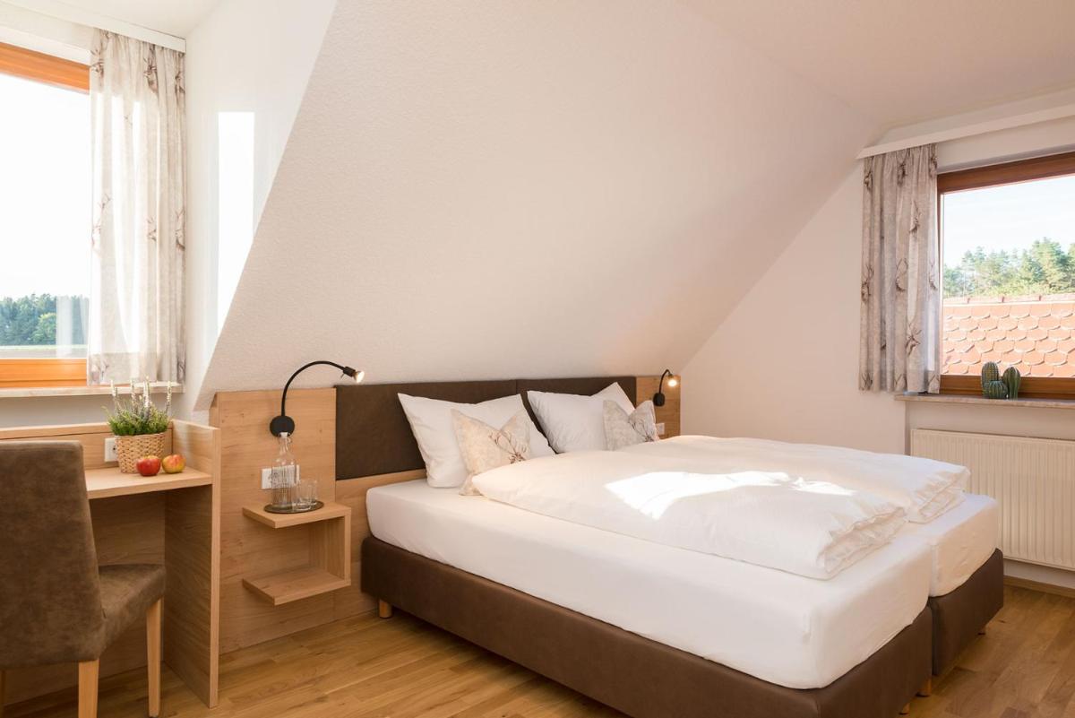 Gasthof-Pension Brauner Hirsch in Alfeld - Mittelfranken - Housity