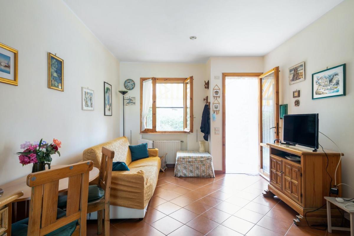 Charming house near the lake in Sabaudia with balcony - Housity
