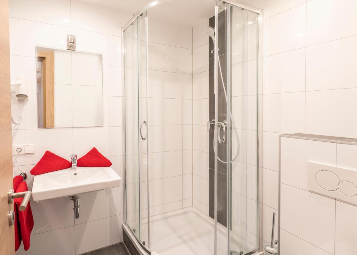Hotel Restaurant Schwert - Housity