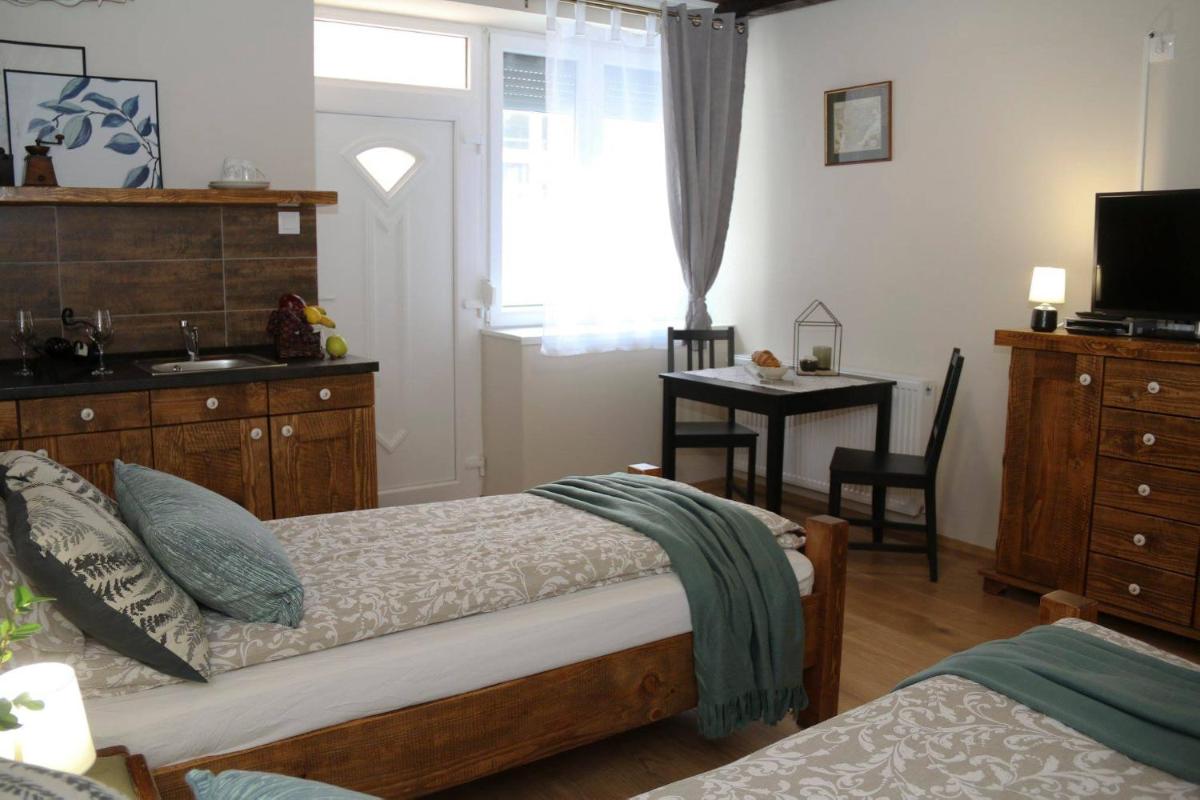 Pálma Apartmanok Szálláshely Százhalombatta 4a - Housity