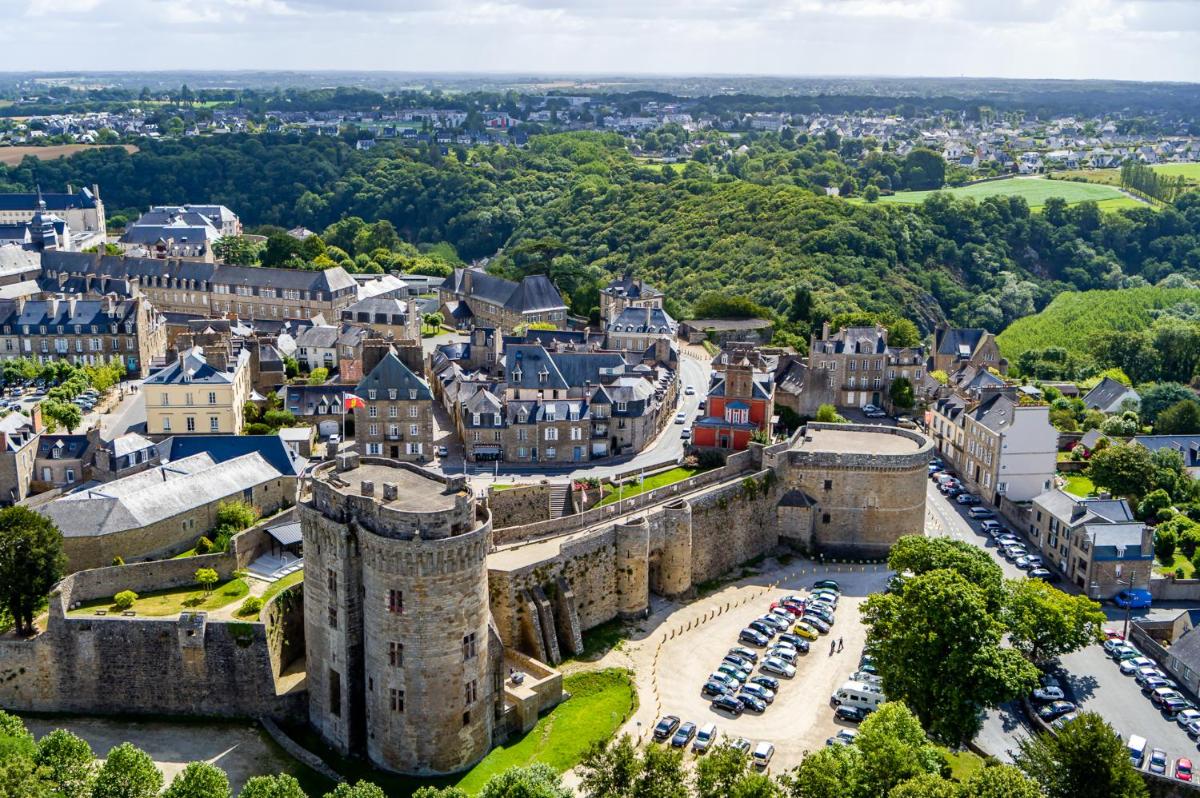 Hôtel du Château Dinan - Originals Boutique - Housity
