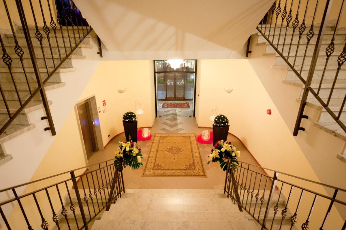 Demy Hotel - Housity