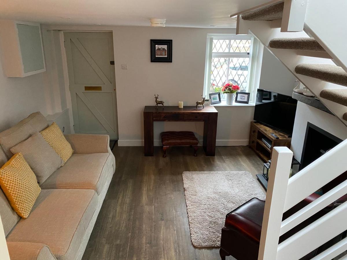 Arthur Street Guest Cottage (Sister cottage number 3) - Housity