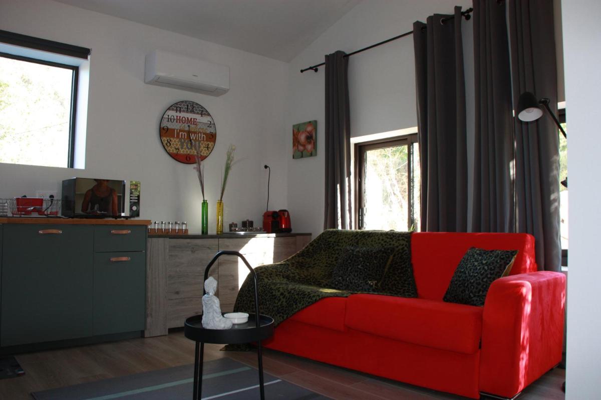 Logis au milieu des pins - Housity