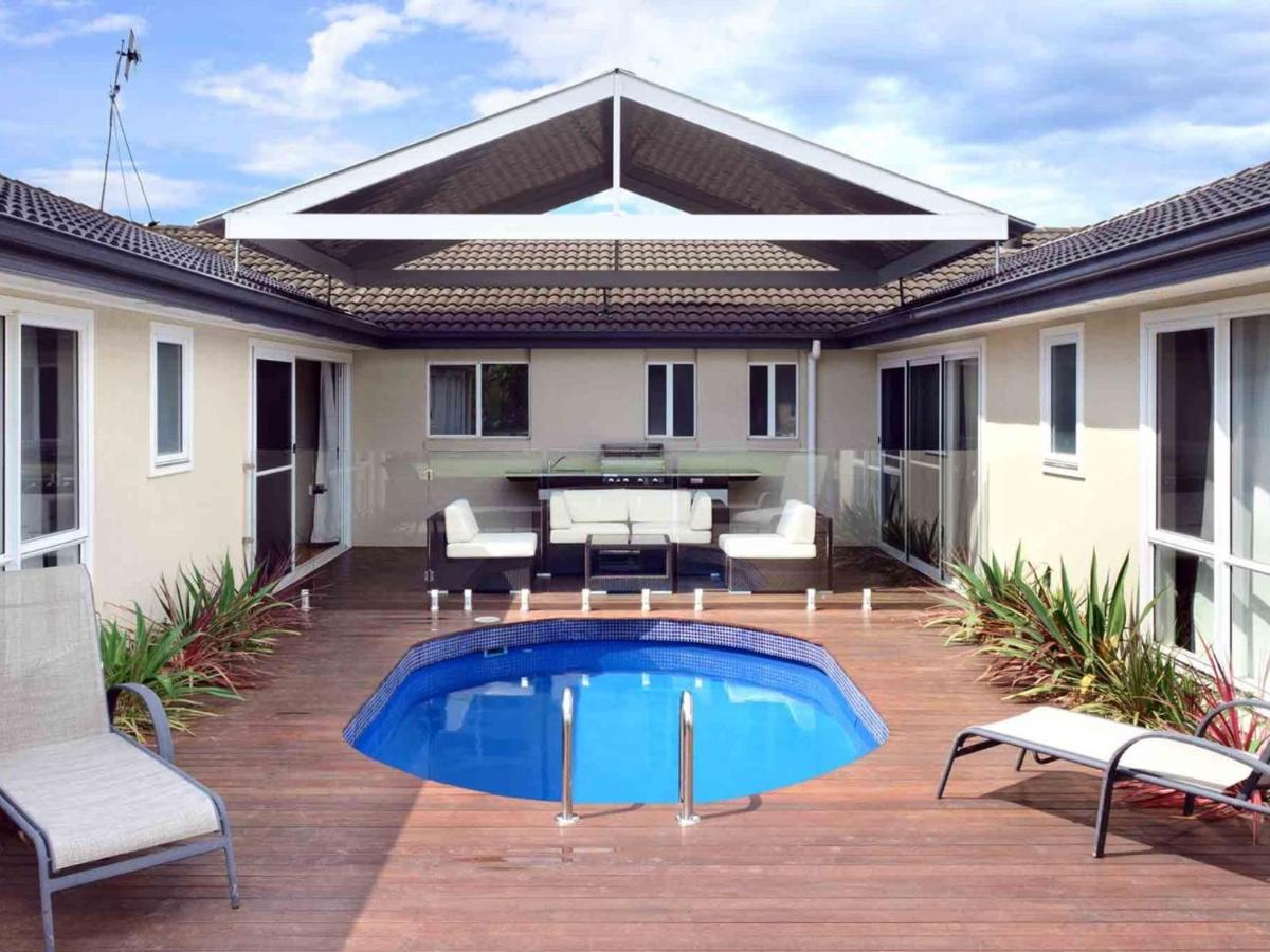 POOLSIDE Gerringong 4pm check out Sundays - Housity