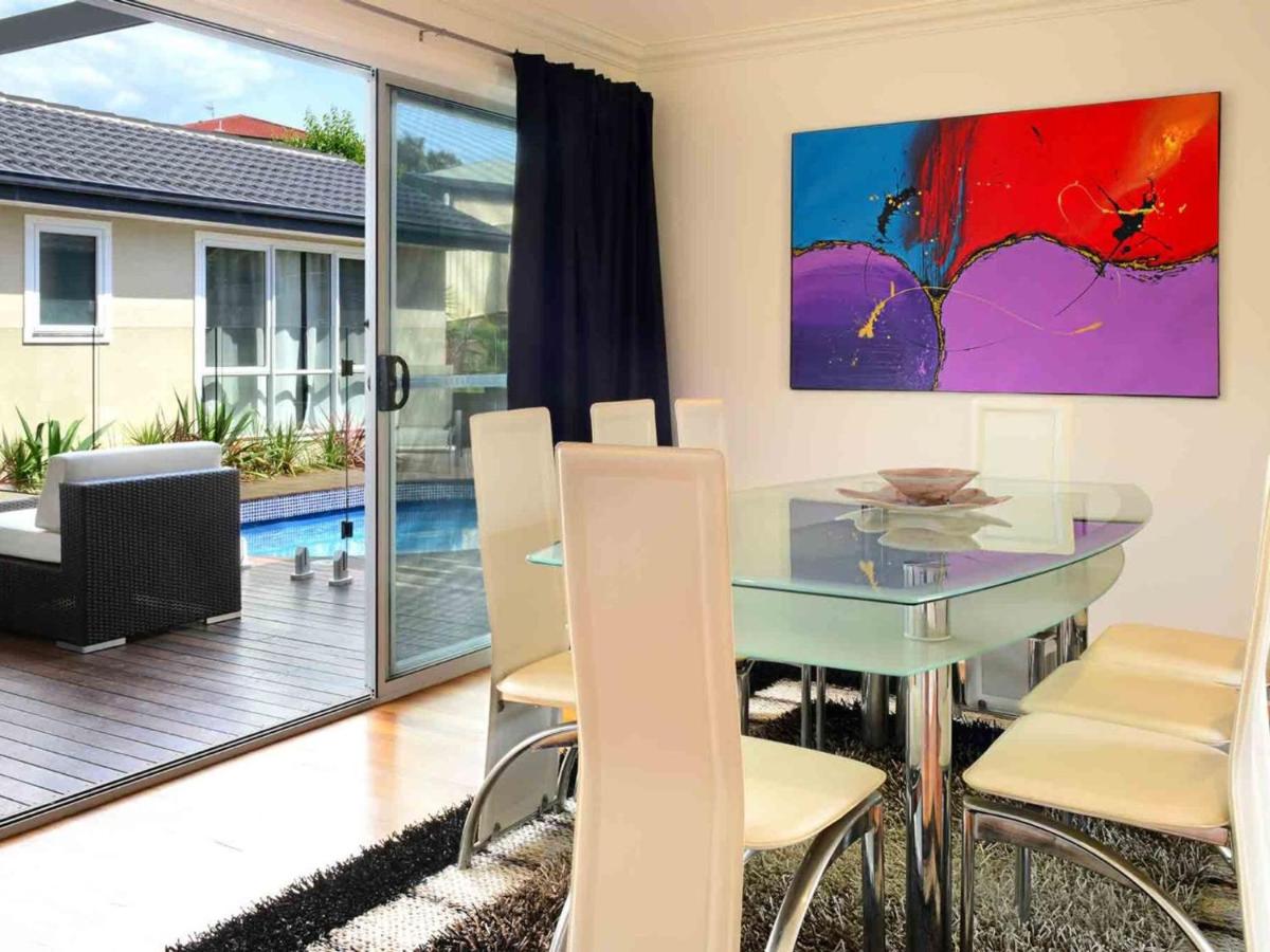 POOLSIDE Gerringong 4pm check out Sundays - Housity