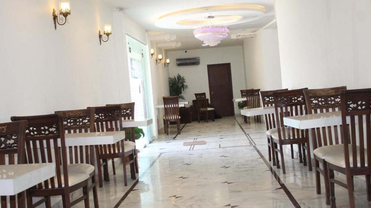 Hotel Comfort INN (R) - Housity
