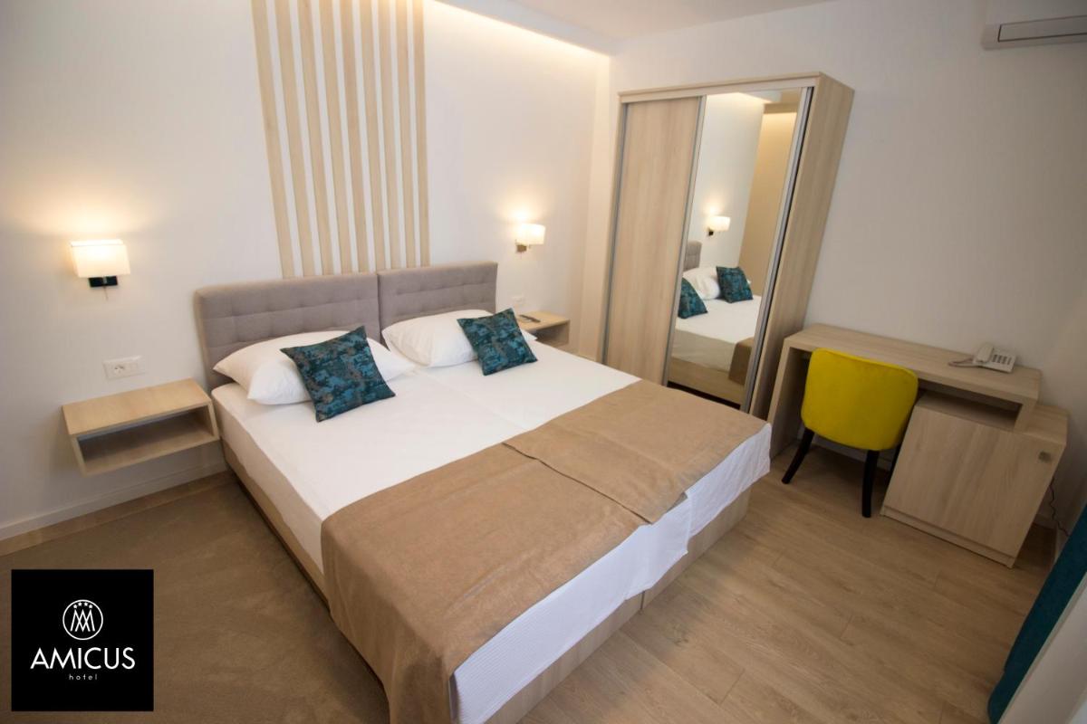 Hotel Amicus - Housity