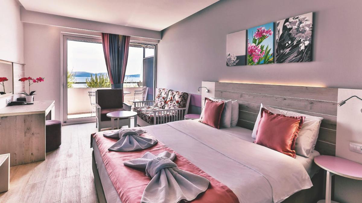 Carine Hotel Park - Housity