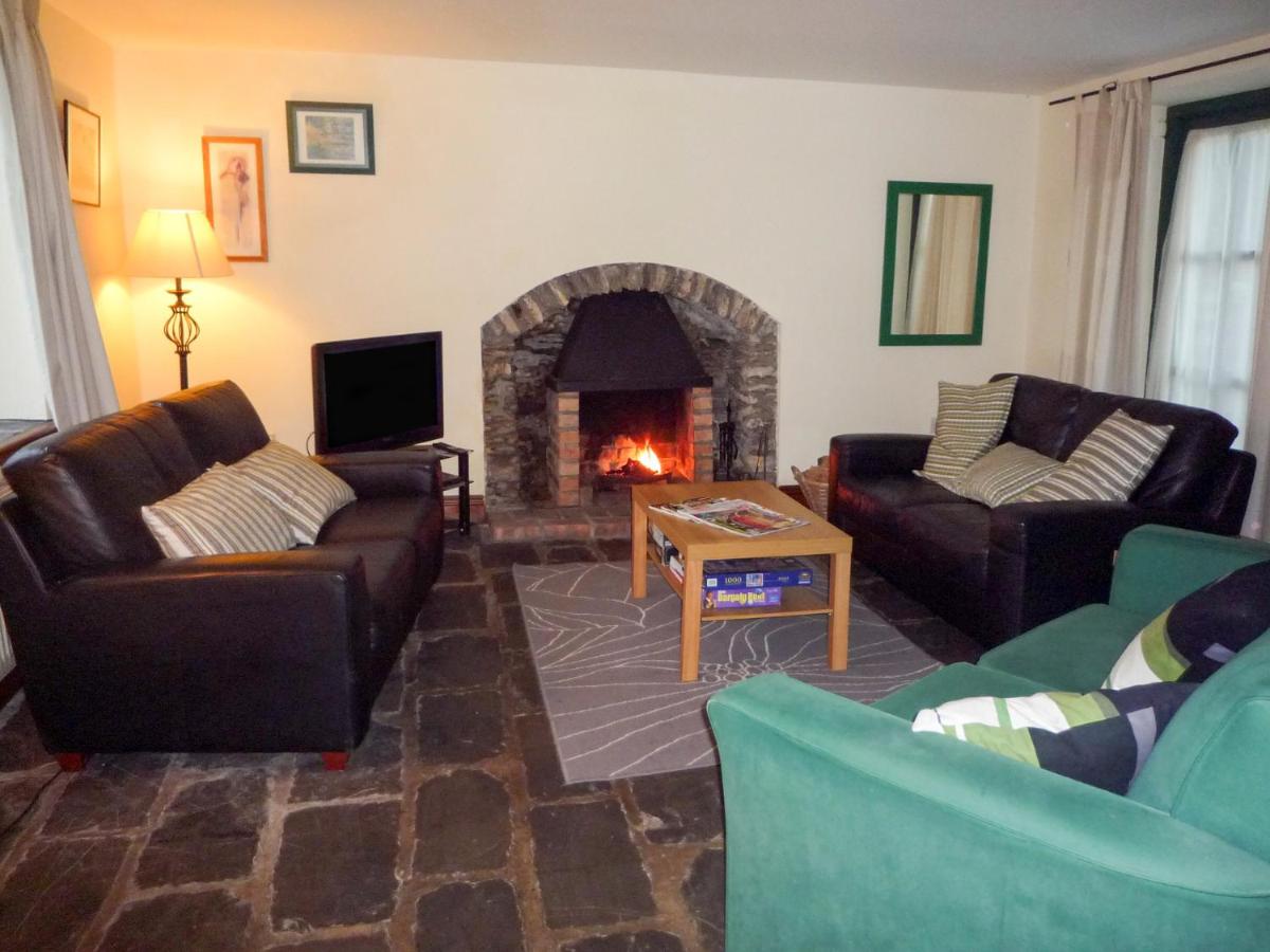 Stone Cottage Kenmare by Trident Holiday Homes - Housity