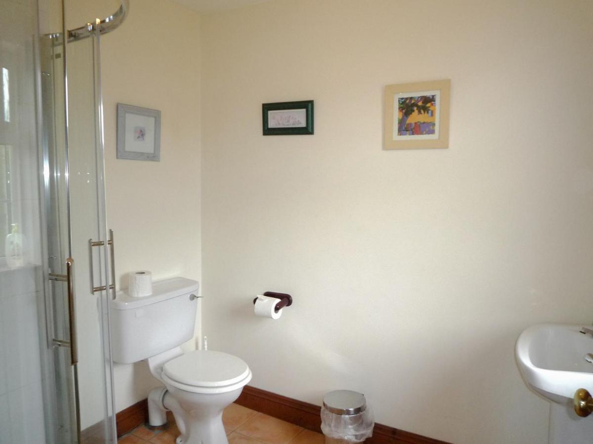 Stone Cottage Kenmare by Trident Holiday Homes - Housity