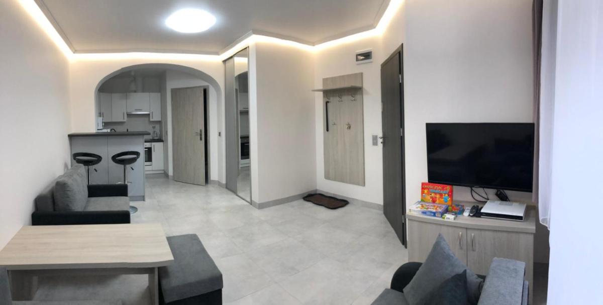 Za Rogiem - Housity