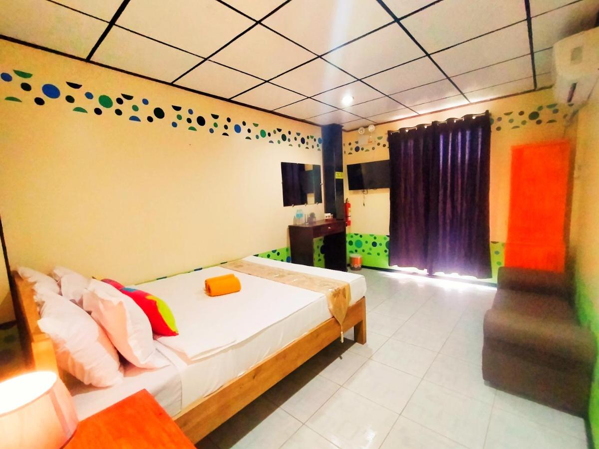 Hwan Dynasty Suite - Housity