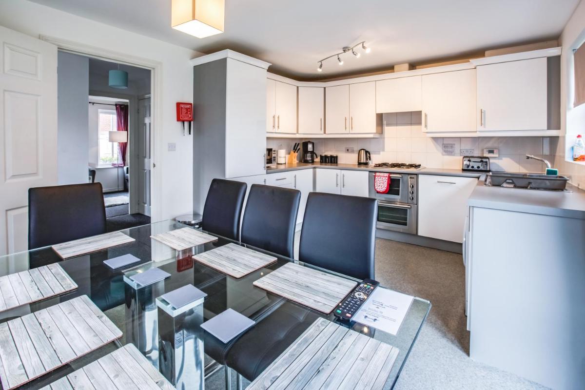 Watkins House by Cliftonvalley Apartments - Housity