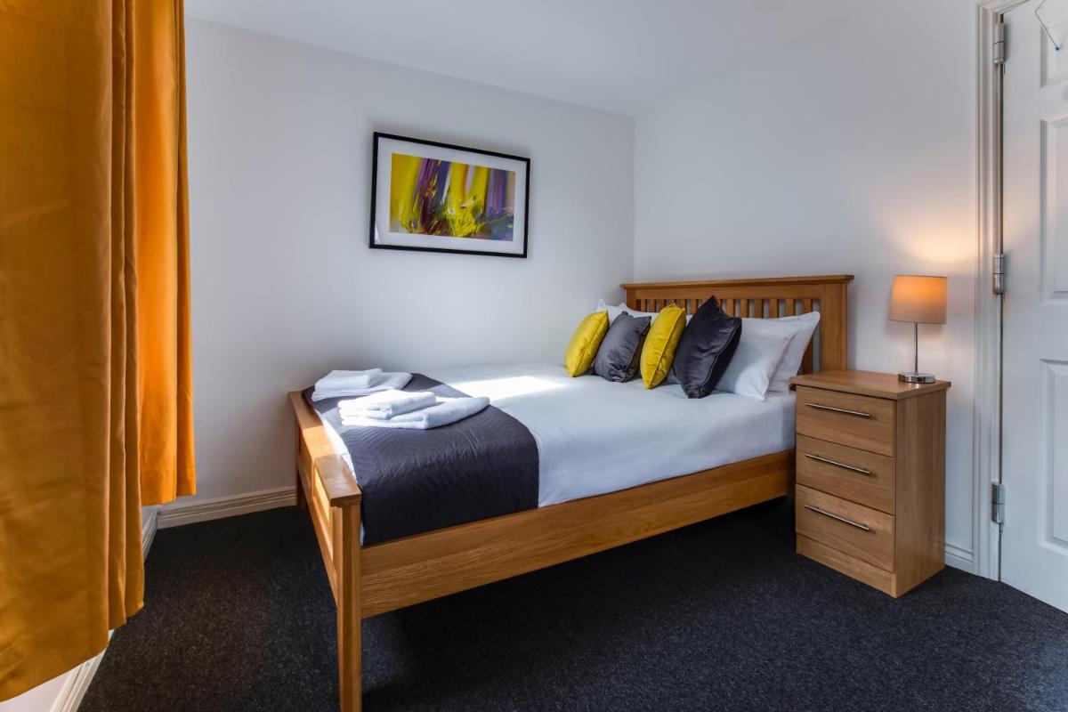 Watkins House by Cliftonvalley Apartments - Housity