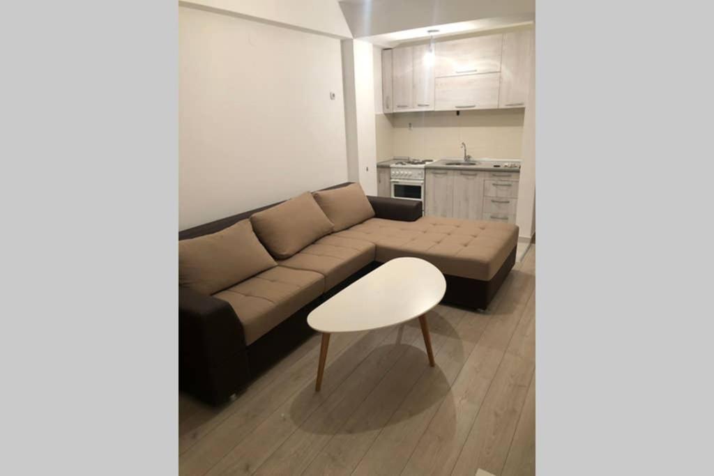 Bright modern apartment - 5 min from Center - Housity