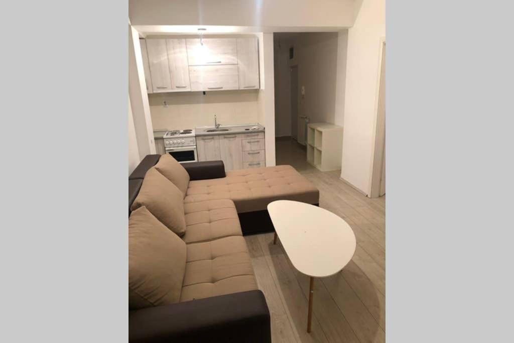 Bright modern apartment - 5 min from Center - Housity