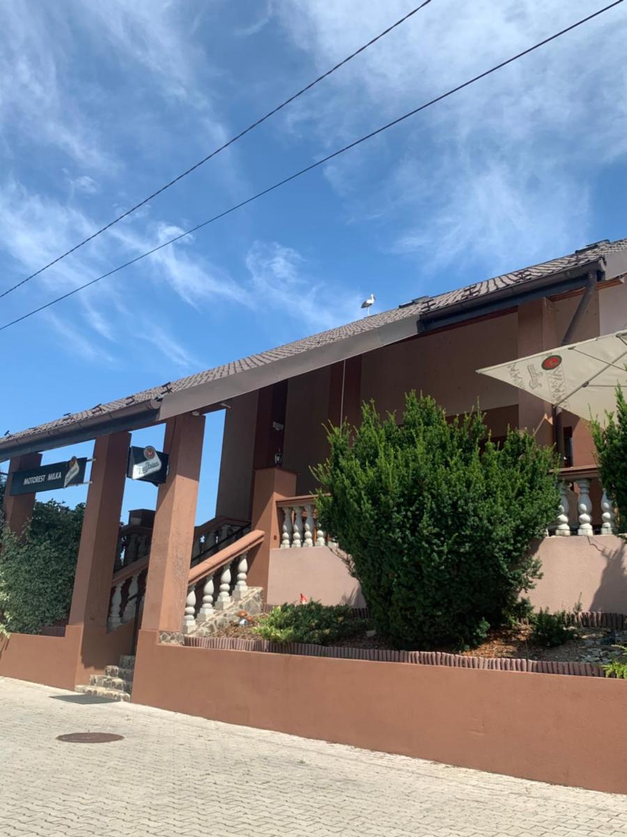 Motorest Milka - Housity