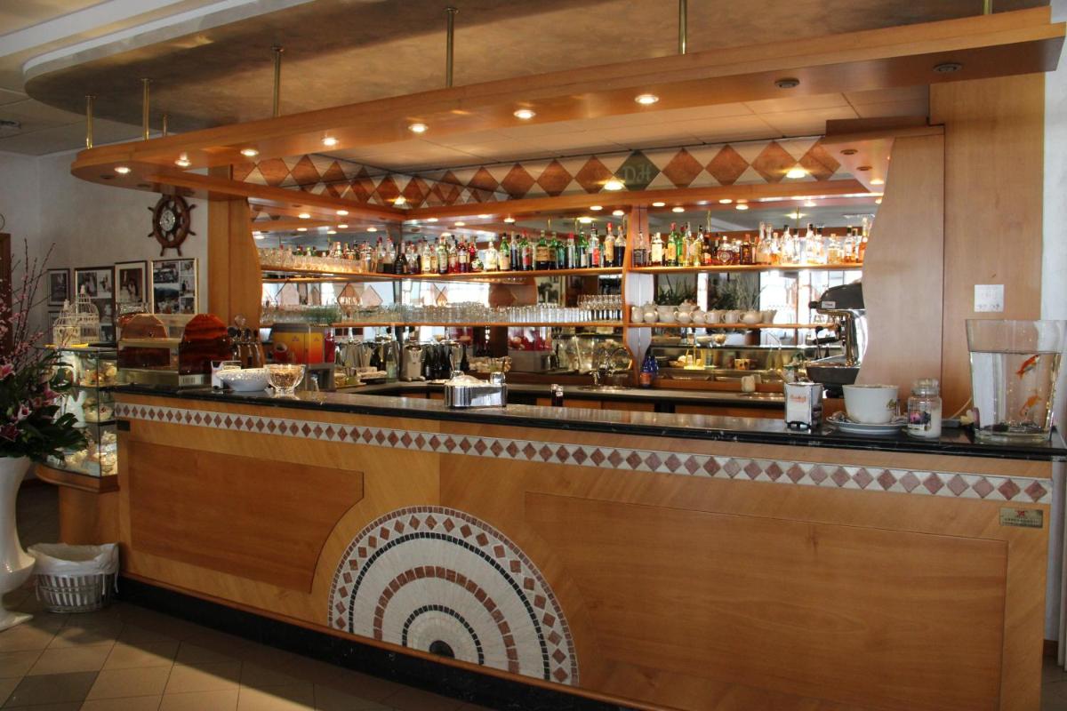 Demy Hotel - Housity