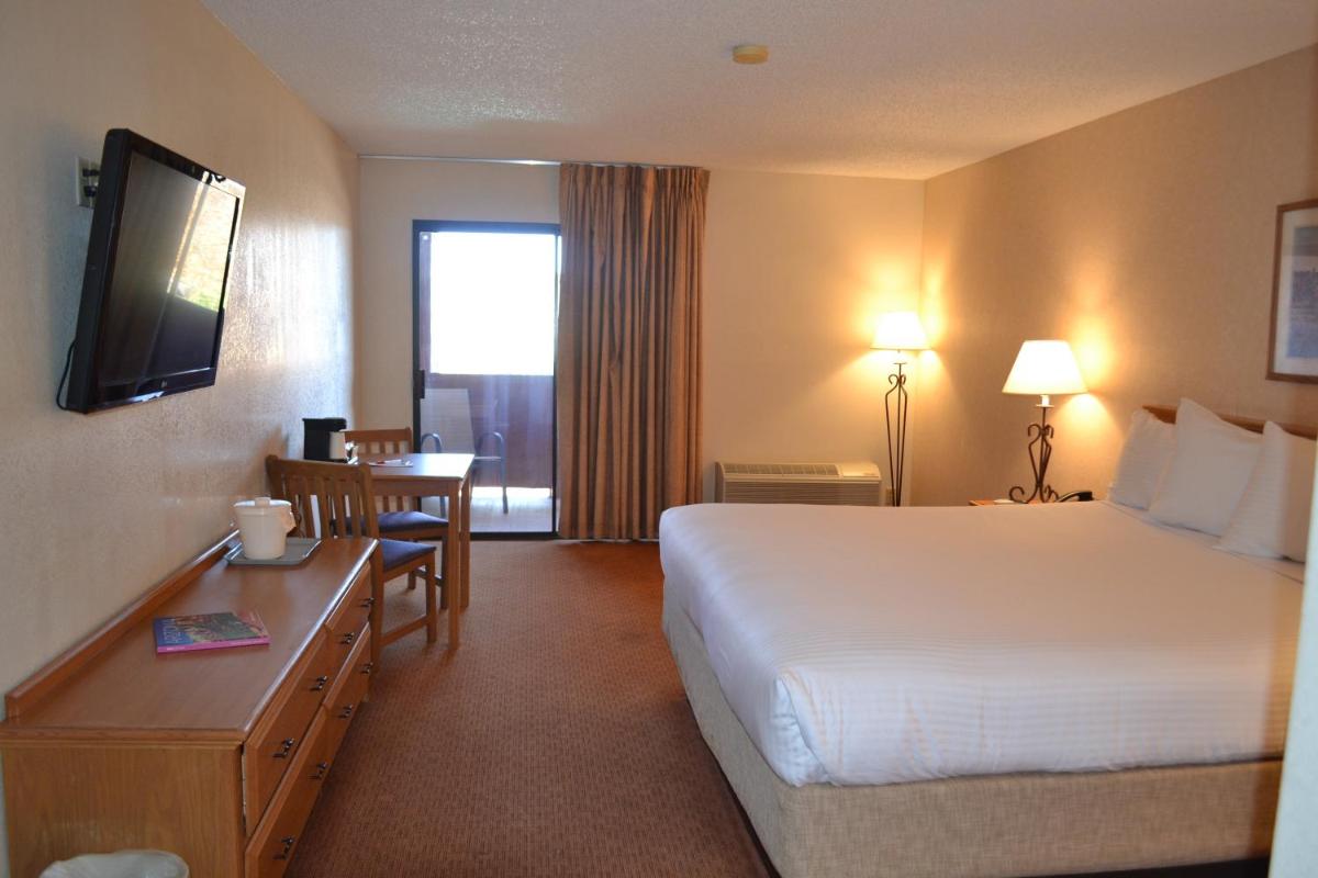 The Lodge at Cliff Castle Casino - Housity