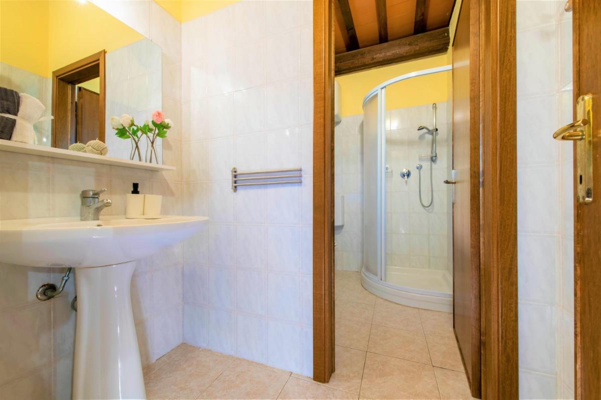 Hostly - Country House Donoratico - ONLY FOR FAMILIES - Housity