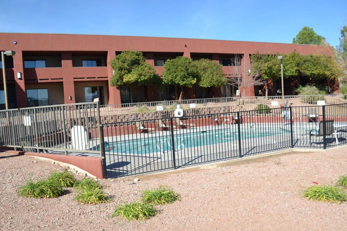 The Lodge at Cliff Castle Casino - Housity