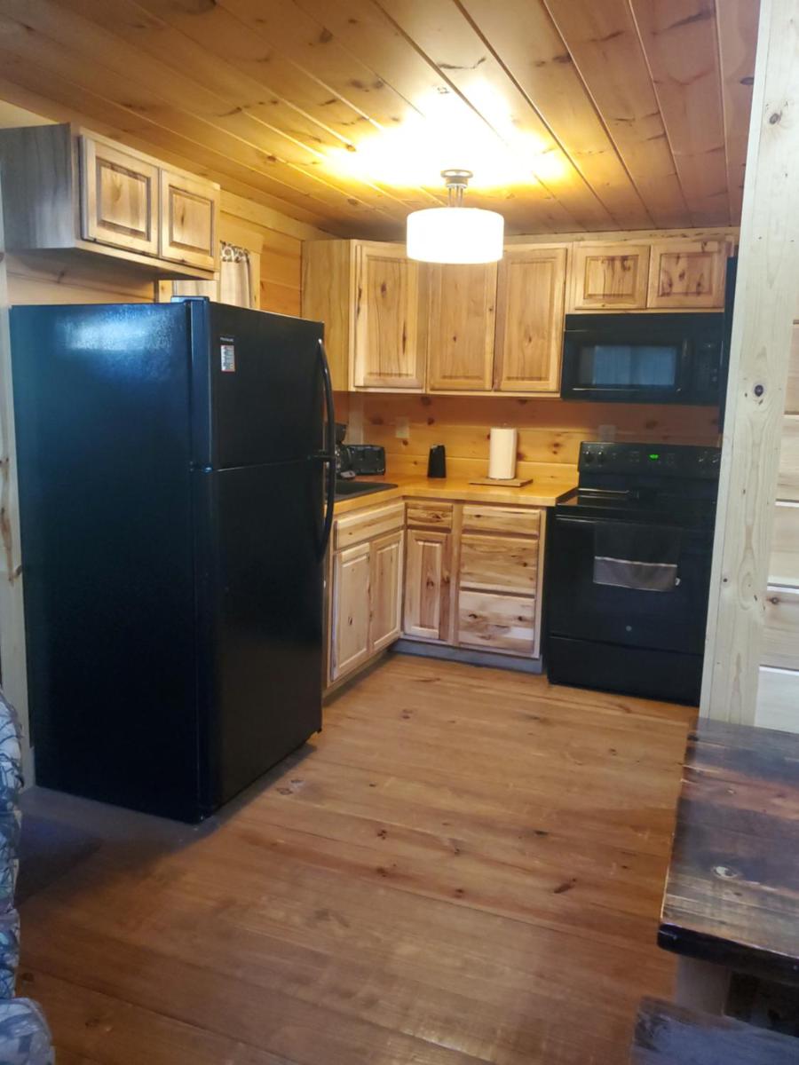 The Frontier - An Amish Built Deluxe Cabin - Housity