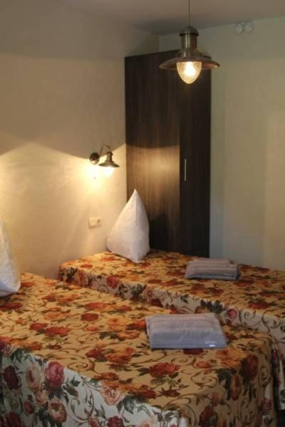 Hotel Hata - Housity