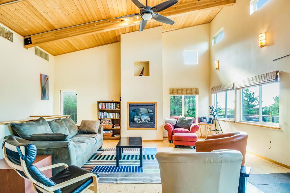 Modern Beach Cottage - Housity