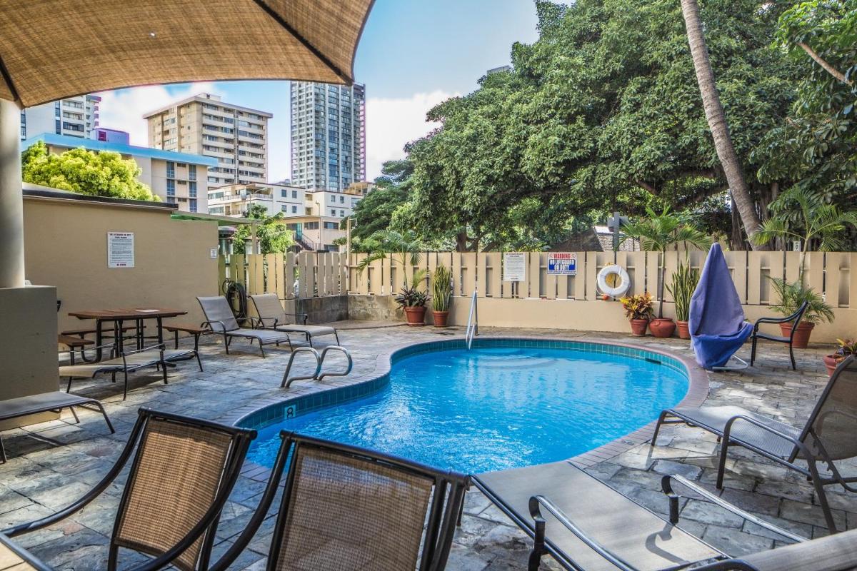 Cozy Waikiki Studio at Aqua Aloha Surf - Housity