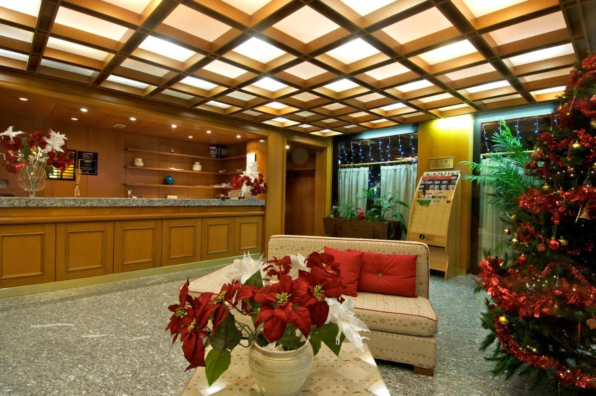 Hotel Residence Universo - Housity