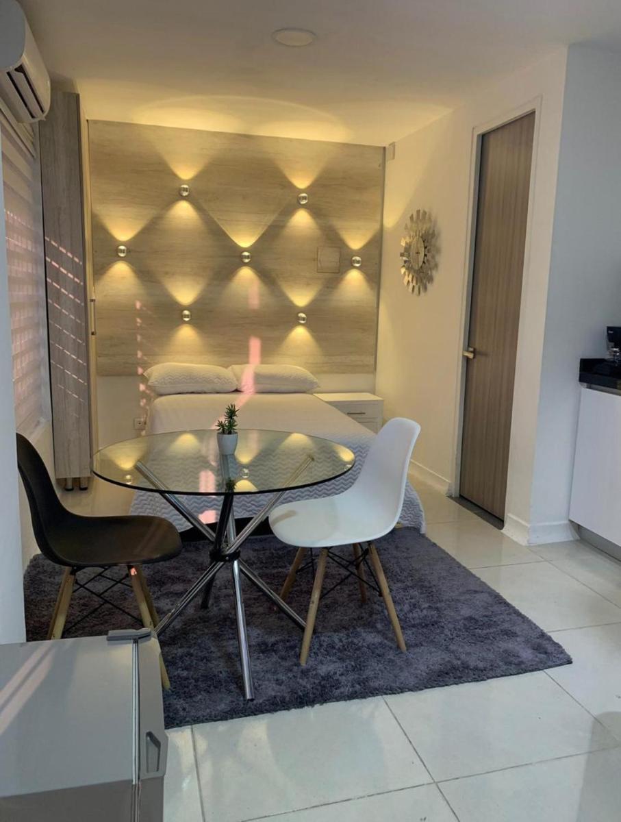 APARTA-ESTUDIO AMOBLADO CON EXCELENTE UBICACIÓN Y AIRE ACONDICIONADO - Housity