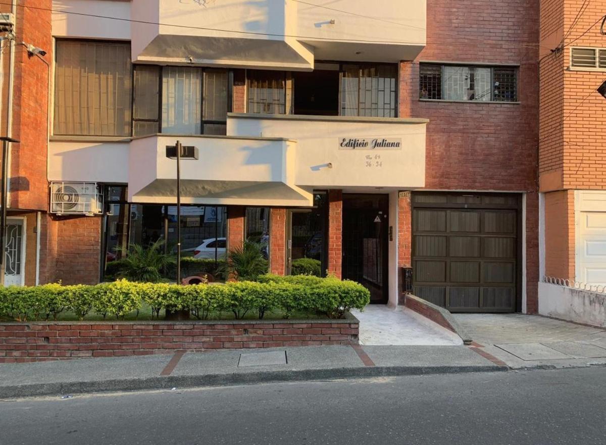 APARTA-ESTUDIO AMOBLADO CON EXCELENTE UBICACIÓN Y AIRE ACONDICIONADO - Housity