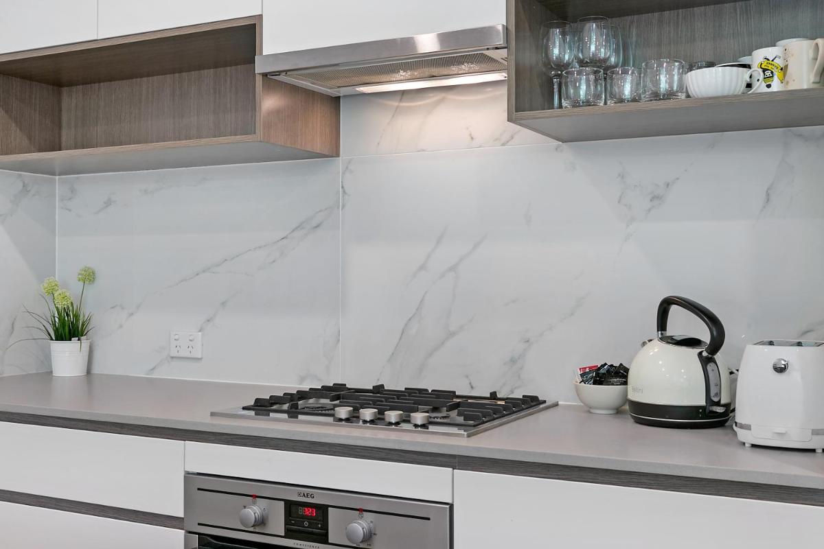 KOZYGURU WAITARA KOZY 2 BED APT WALK TO TRAIN STATION NWA008 - Housity