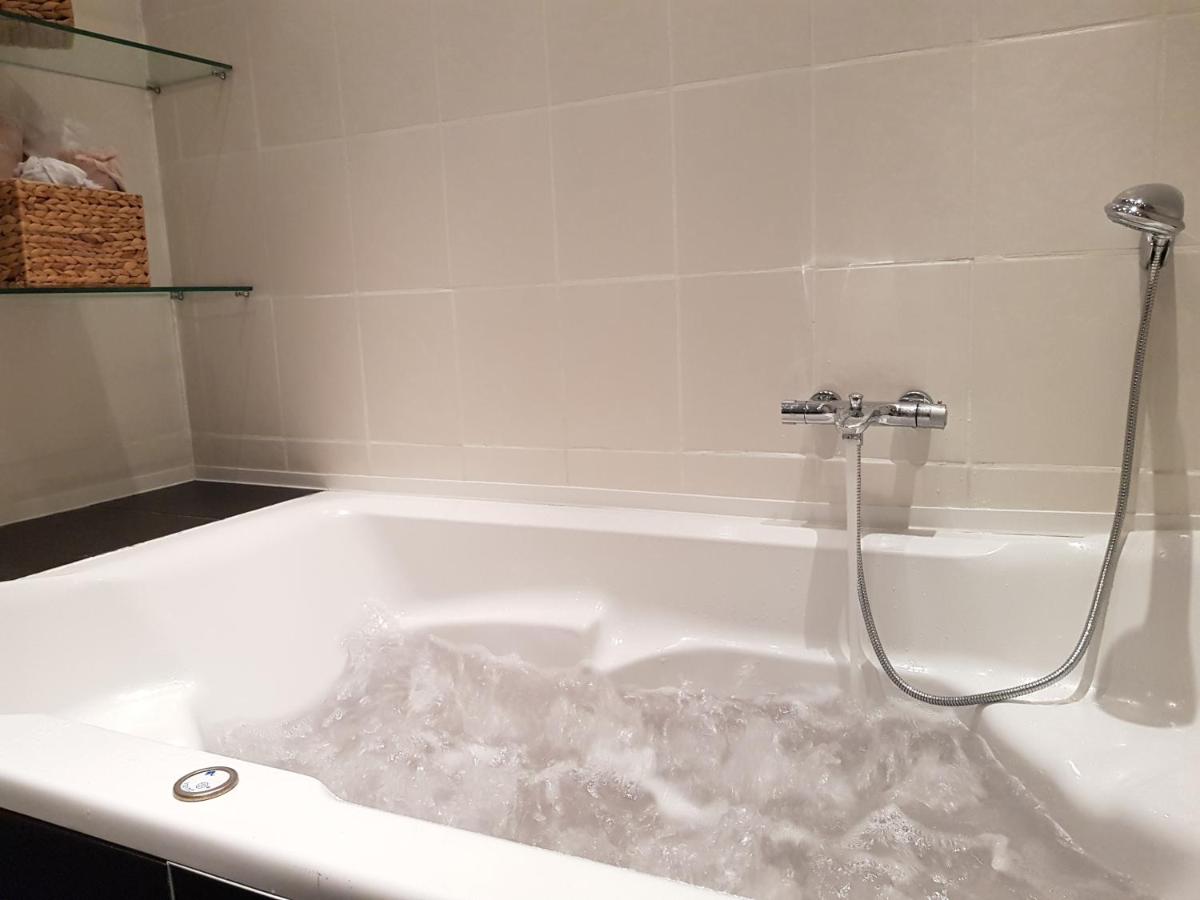 Große 130qm Ferienwohnung mit Whirlpool - Housity