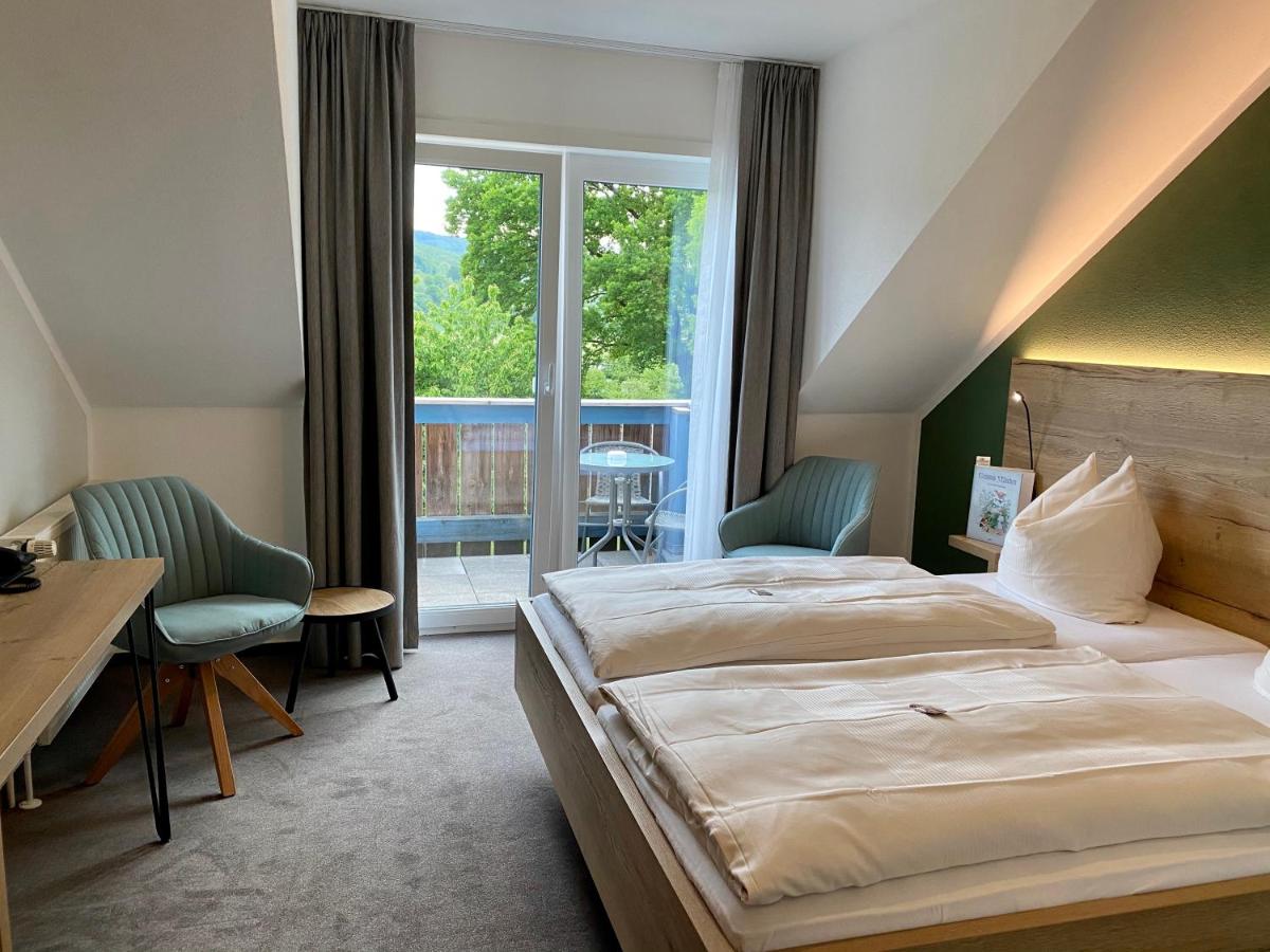 Hotel & Restaurant Kronenhof am Weser-Radweg - Housity
