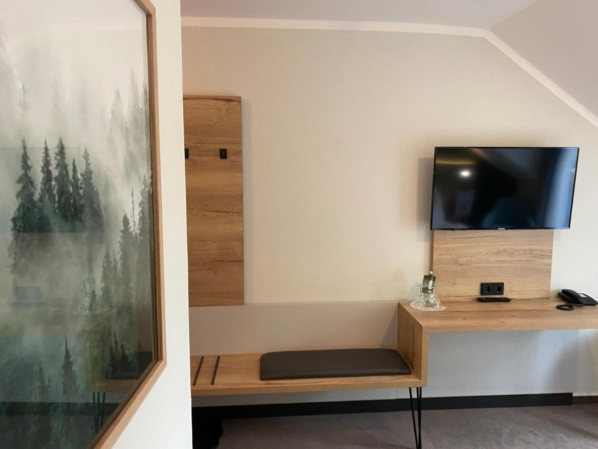 Hotel & Restaurant Kronenhof am Weser-Radweg - Housity