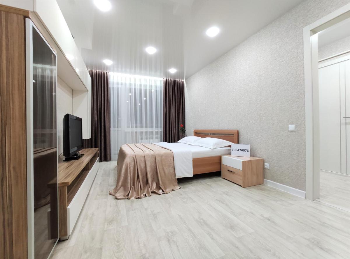 КВАРТИРА-LUX в центре города, улица Семенова, 37 - Housity