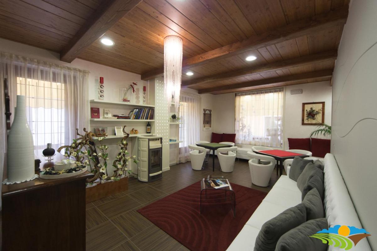 Albergo Diffuso - Il Poggetto tra Urbino & San Marino - Housity