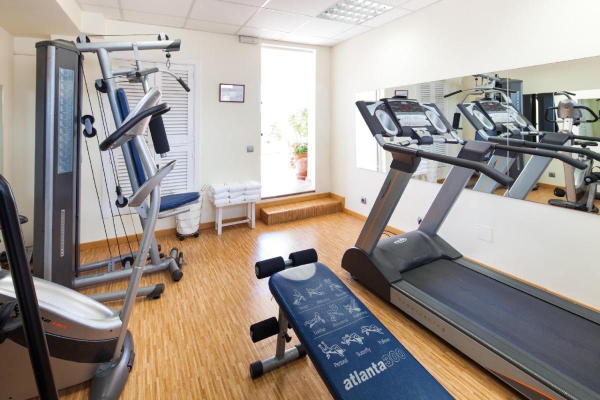 Gimnasio o instalaciones de fitness de Hotel Royal Plaza