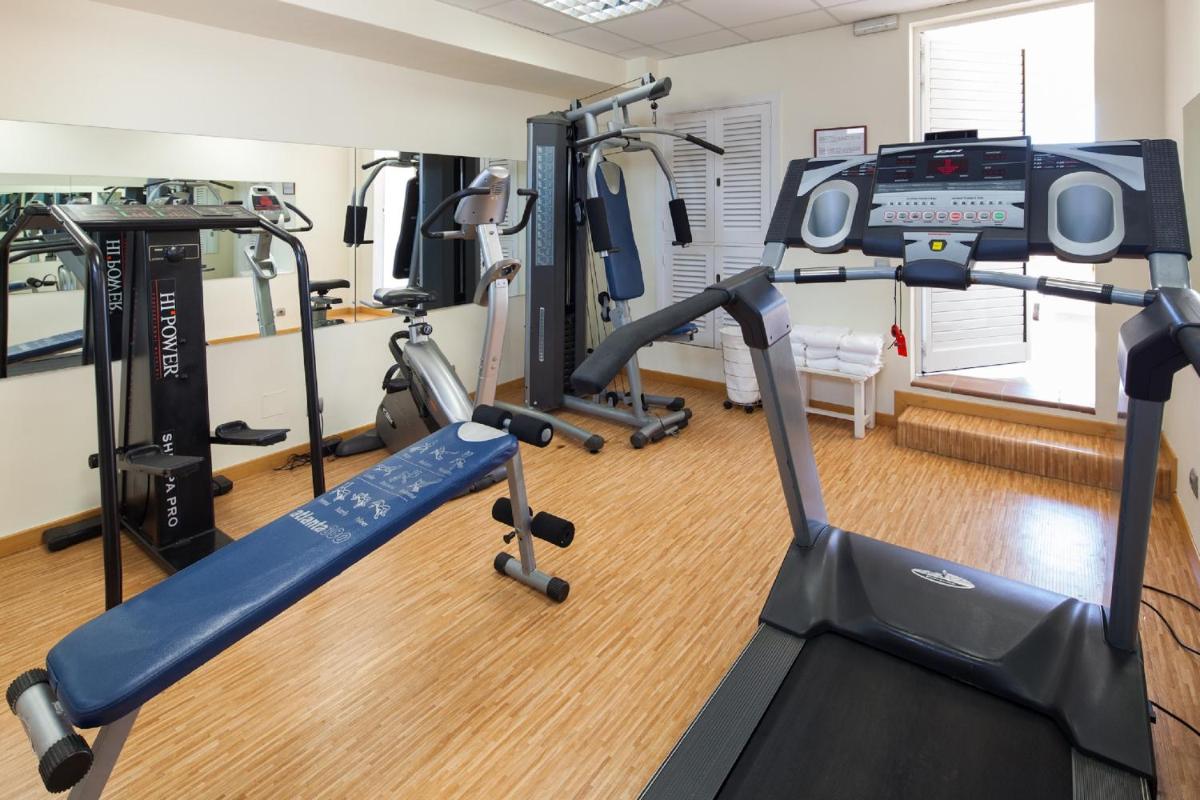 Gimnasio o instalaciones de fitness de Hotel Royal Plaza