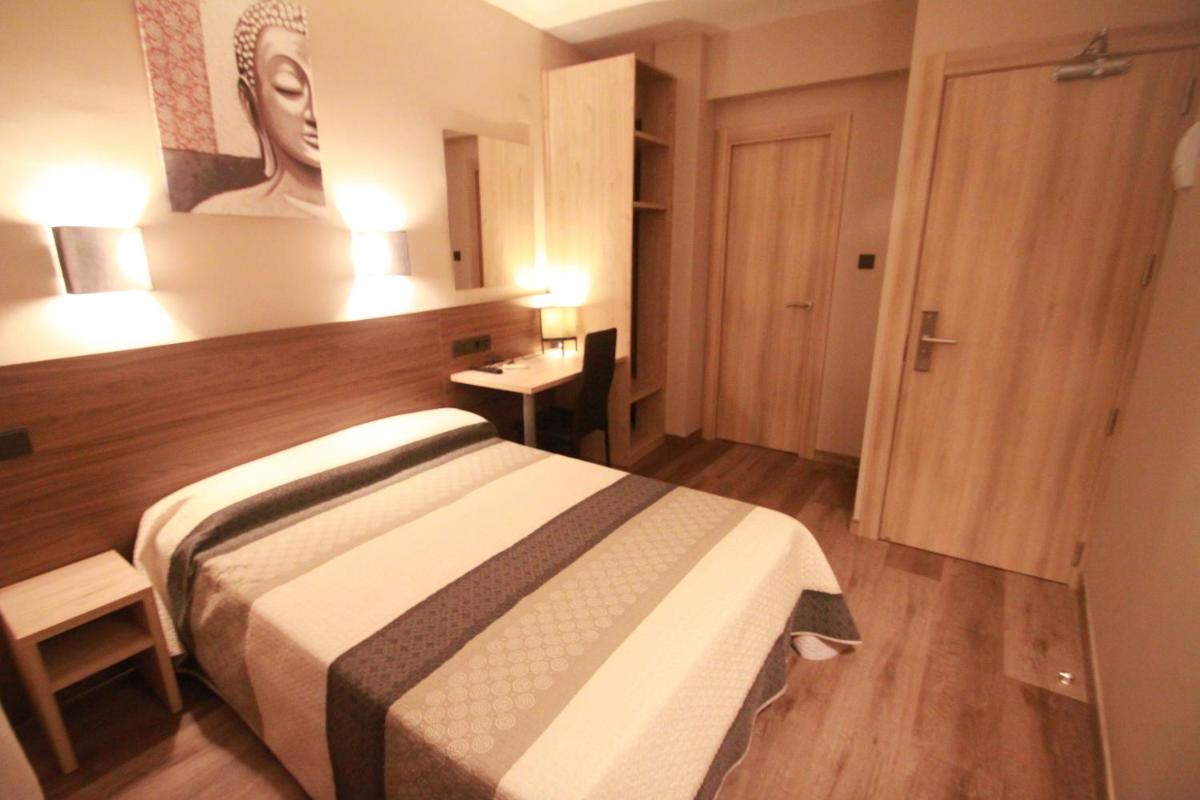 Hotel, H de l'Anton - Housity