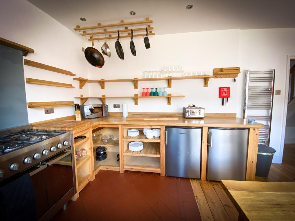 Nomi Homes - Powderham - Exeter - Uni - Free parking - Central - Housity