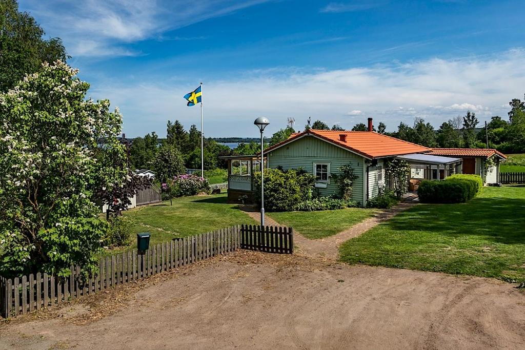Luxury Villa by lake welcome you - Housity