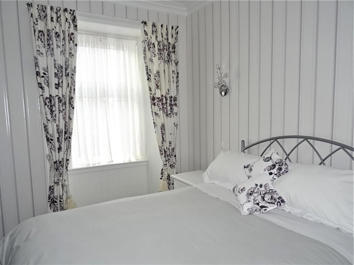 Adam Guest House - Housity