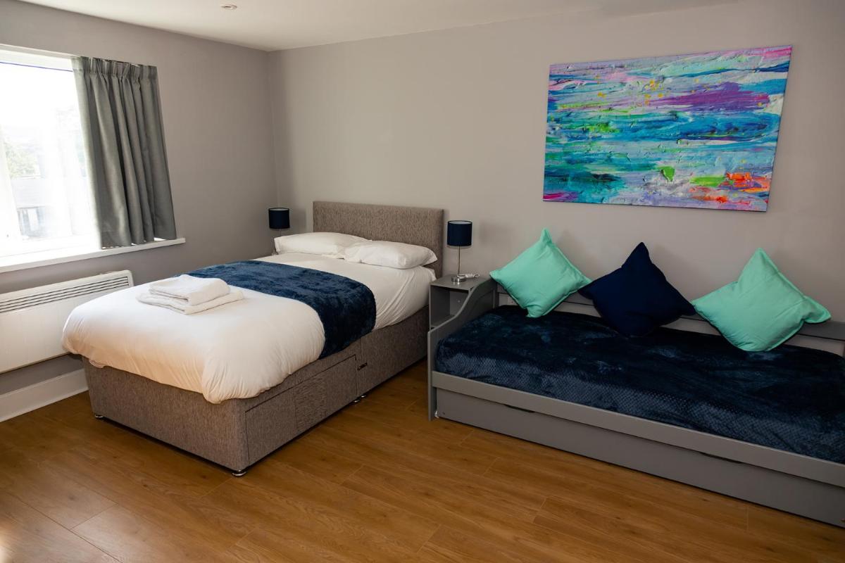 AA Alexander House - Housity