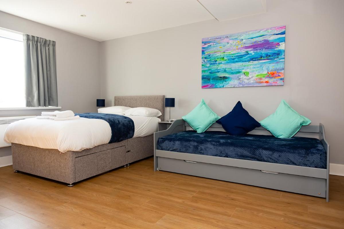 AA Alexander House - Housity