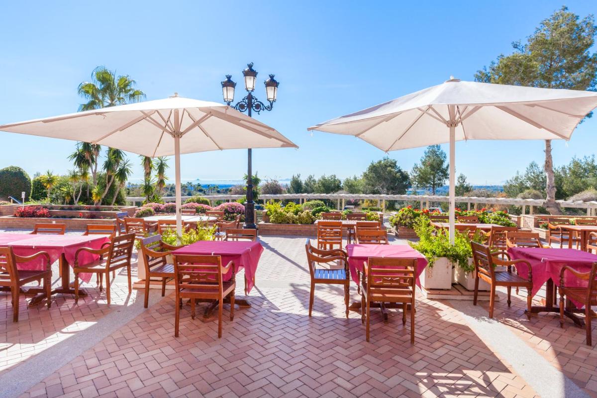 Hotel Golf Campoamor - Housity