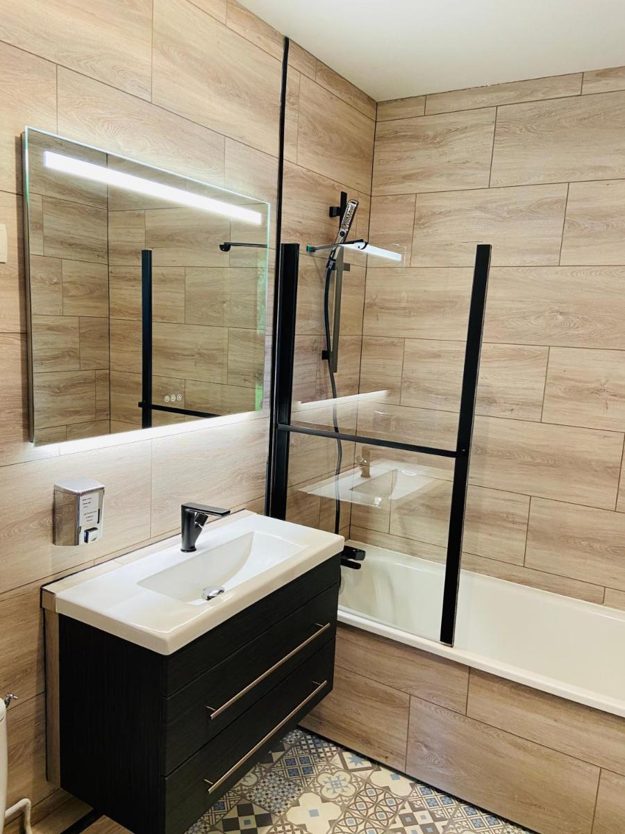 FORMISTUDIO II - Housity