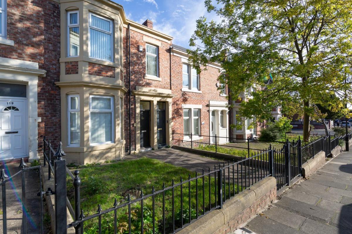 Newcastle City Apartment free parking and wifi - Housity